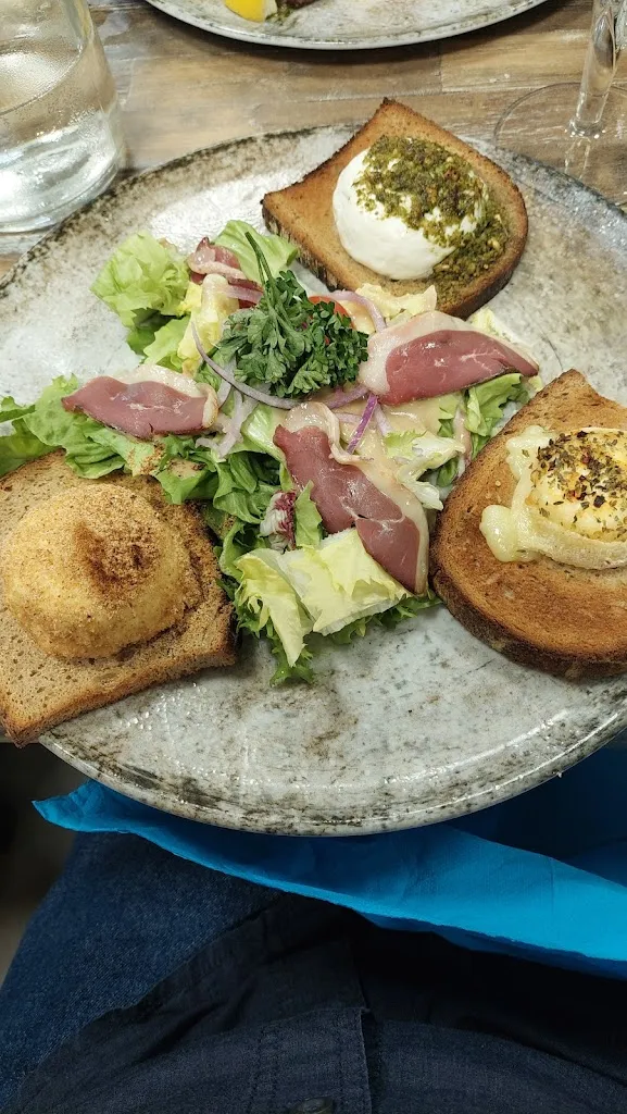 Pierre Delisle_L'Essentiel - les estroublans Vitrolles_Vitrolles_review