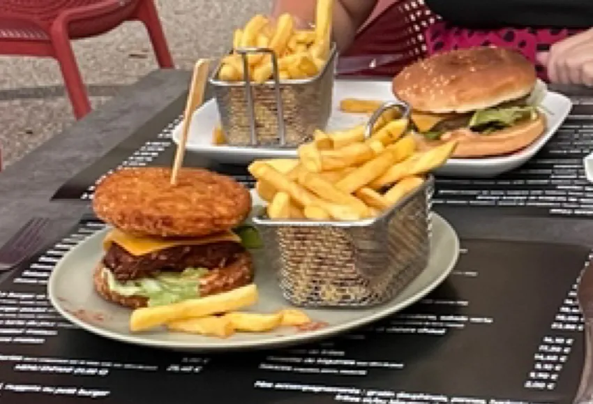 patrick de boer_Bar La Croix d'Or_Privas_review