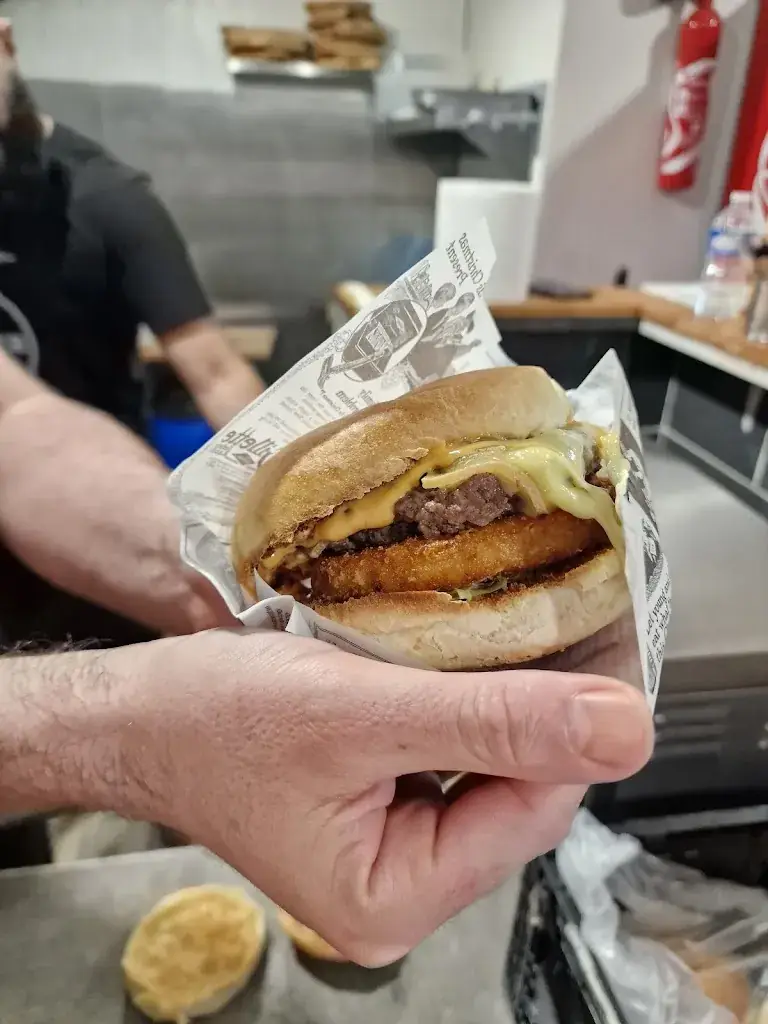 George Patelaros_Burger Avenue_Vitrolles_review