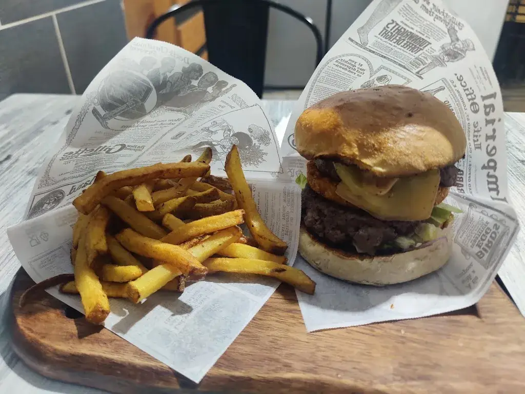 Aziz Hamad_Burger Avenue_Vitrolles_review