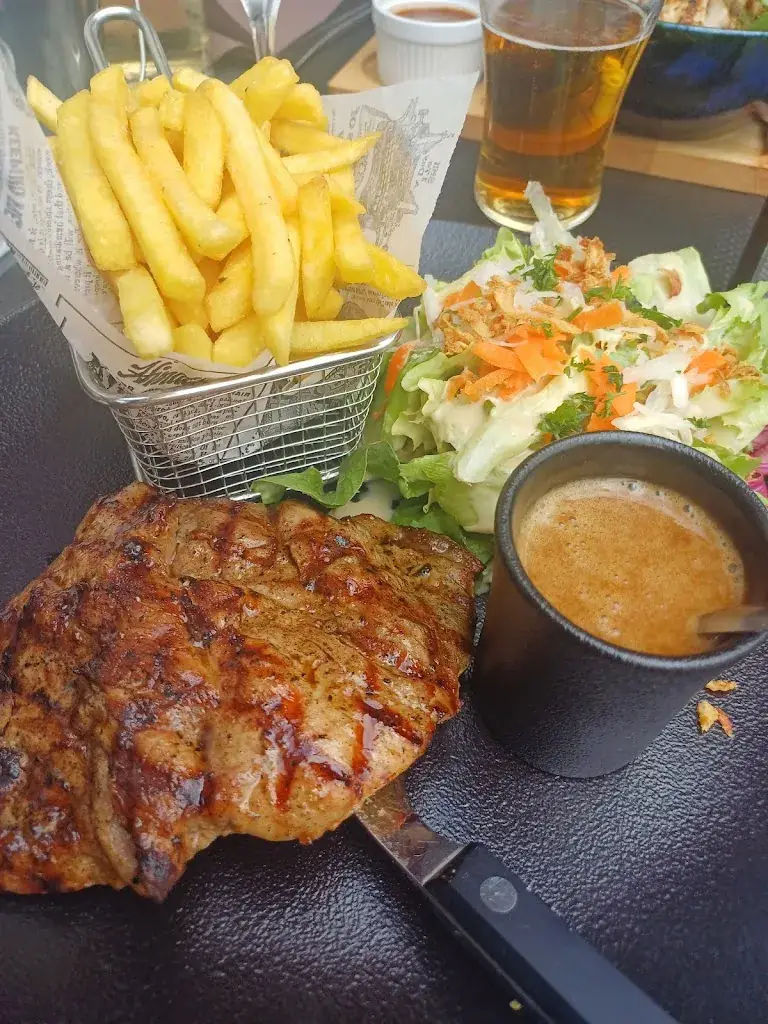 Jennifer Ales_Faitout Grillé_Rochemaure_recensione