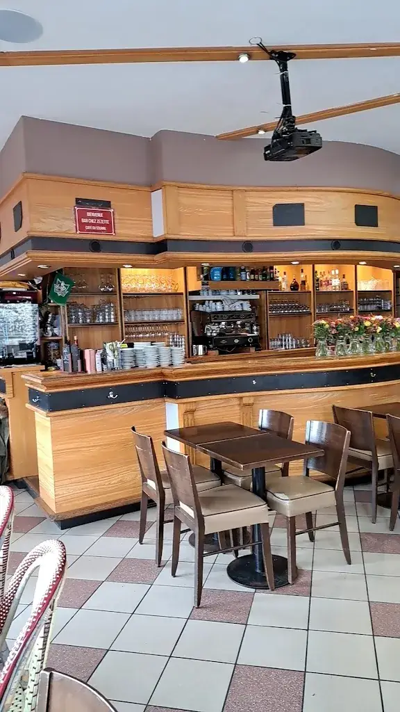 Restaurant Café de la Mairie_Riom-ès-Montagnes_slider_image_2