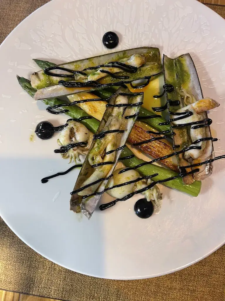 Ly Sonita_THE ART CAFE_Romans-sur-Isère_review