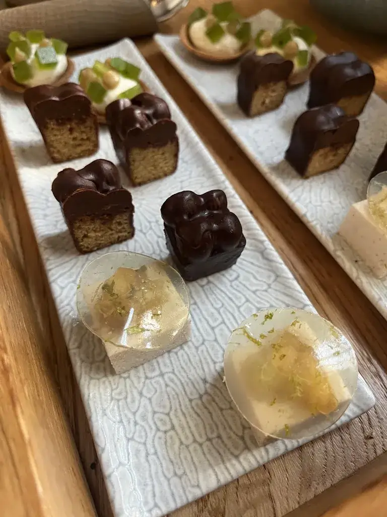 Le Restaurant 1451_Renaison_slider_image_3