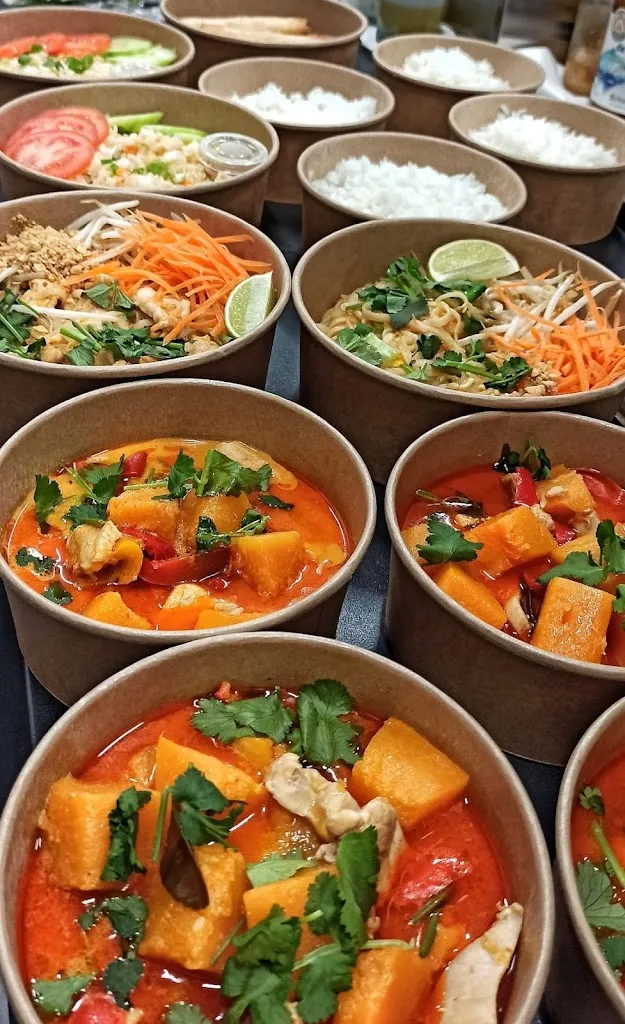 Street Food Renaison restaurant in Renaison