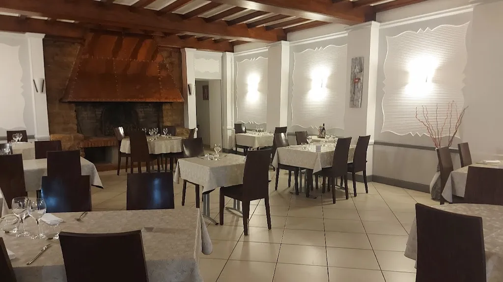 Le Lion d'Or ristorante a Saint-André-d'Apchon