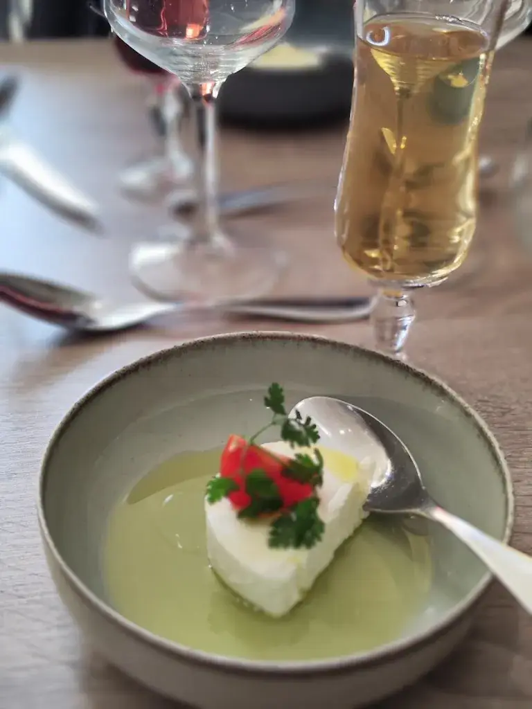 miguel amaro_Le Nouveau Siècle_Saint-André-d'Apchon_recensione