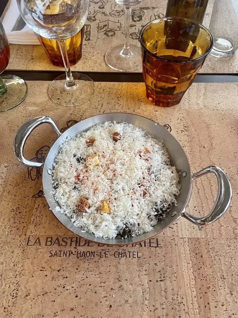 Laura Bj_La Bastide de Chatel_Saint-Haon-le-Châtel_review