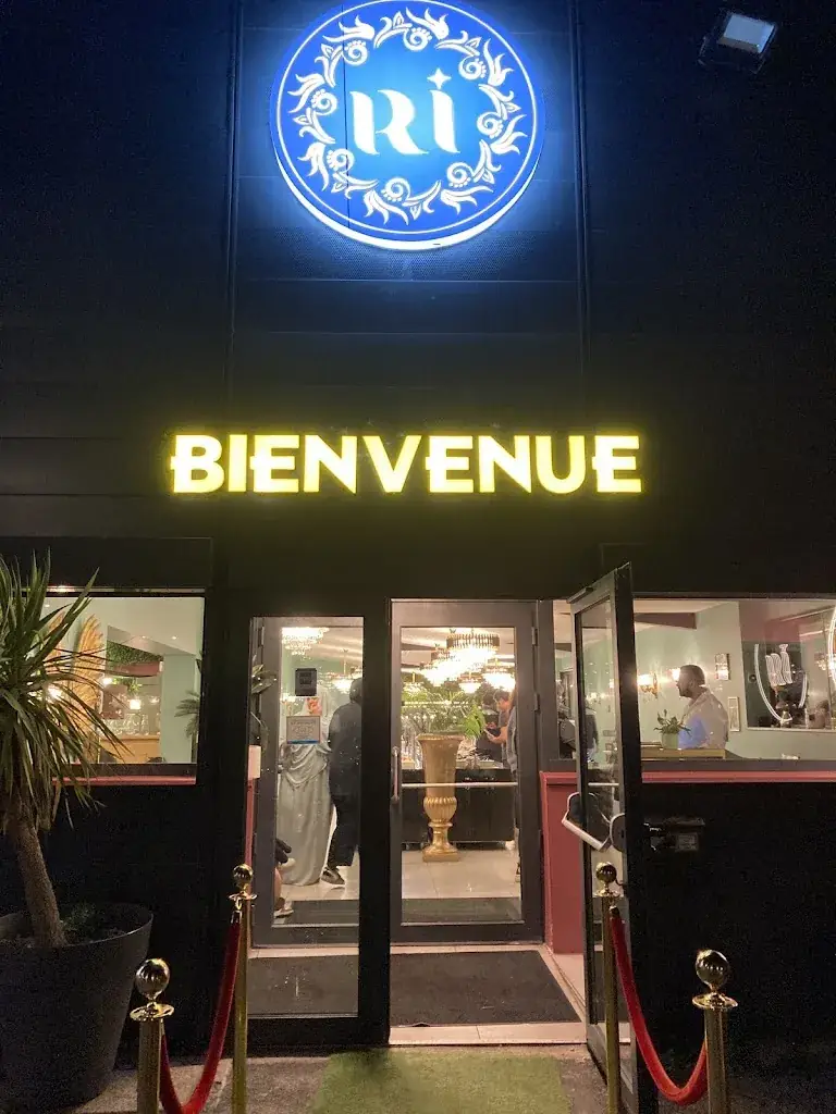 Rodolfo Aspasini_Le Royal Indien_Rillieux-la-Pape_reseña