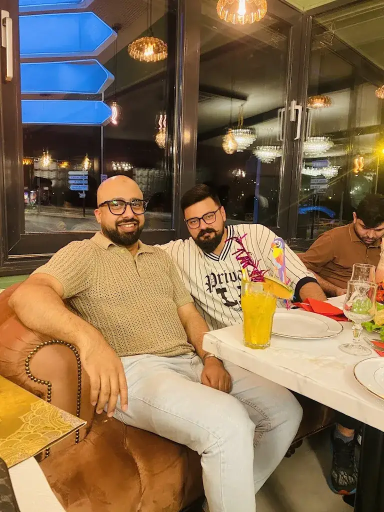 Arslaan Butt_Le Royal Indien_Rillieux-la-Pape_reseña