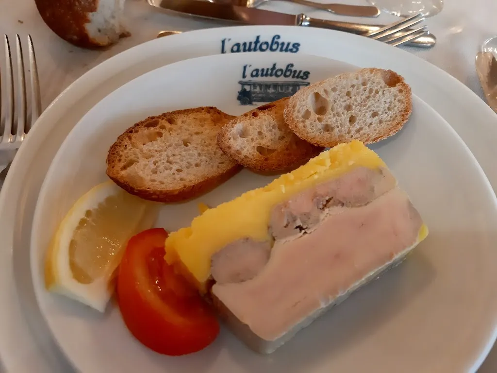 lili fayret_L'Autobus_Romagnat_review