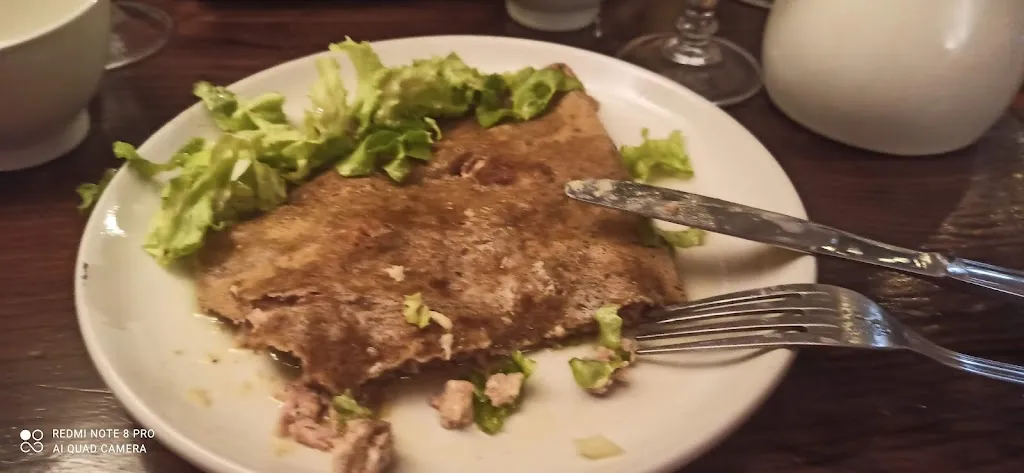 Marie Huzes_L'Autobus_Romagnat_review