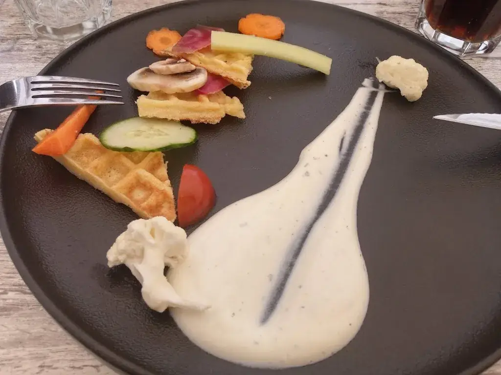 Favision Signs & Branding_la Pinatelle Restaurant_Roche-la-Molière_review