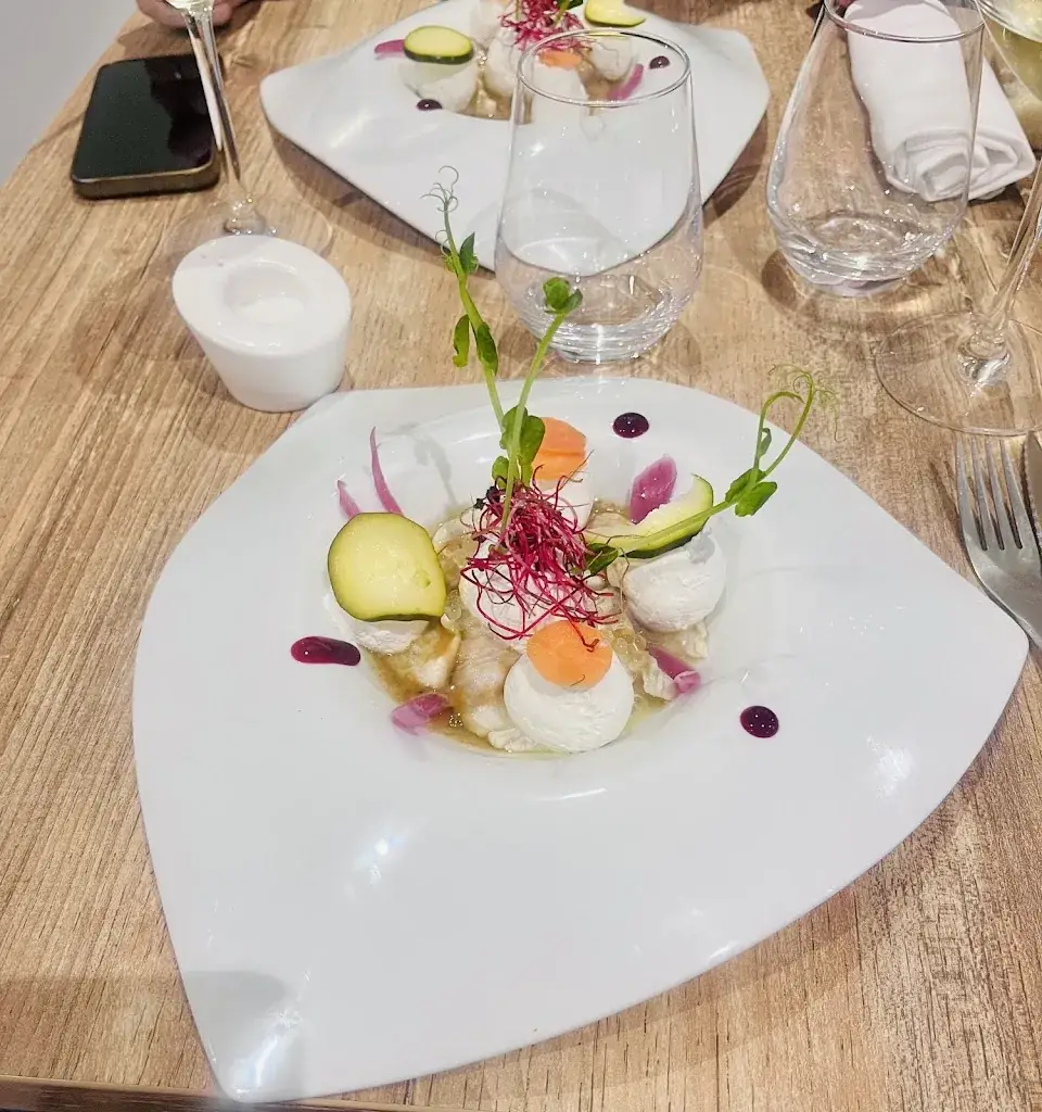 Kathleen NG_la Pinatelle Restaurant_Roche-la-Molière_review