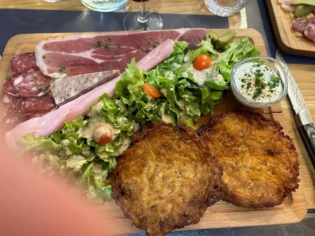 christiane geay_Seize quinze_Roche-la-Molière_review