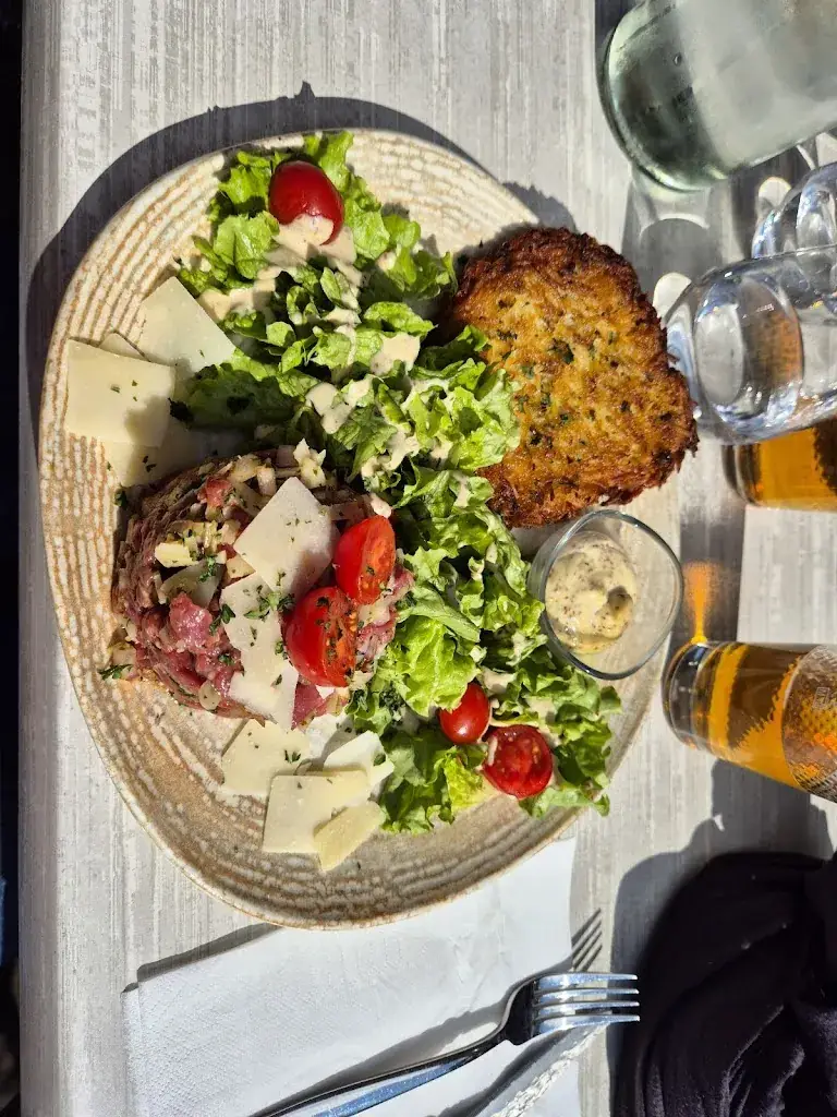 Pauline Lalanne_Seize quinze_Roche-la-Molière_review