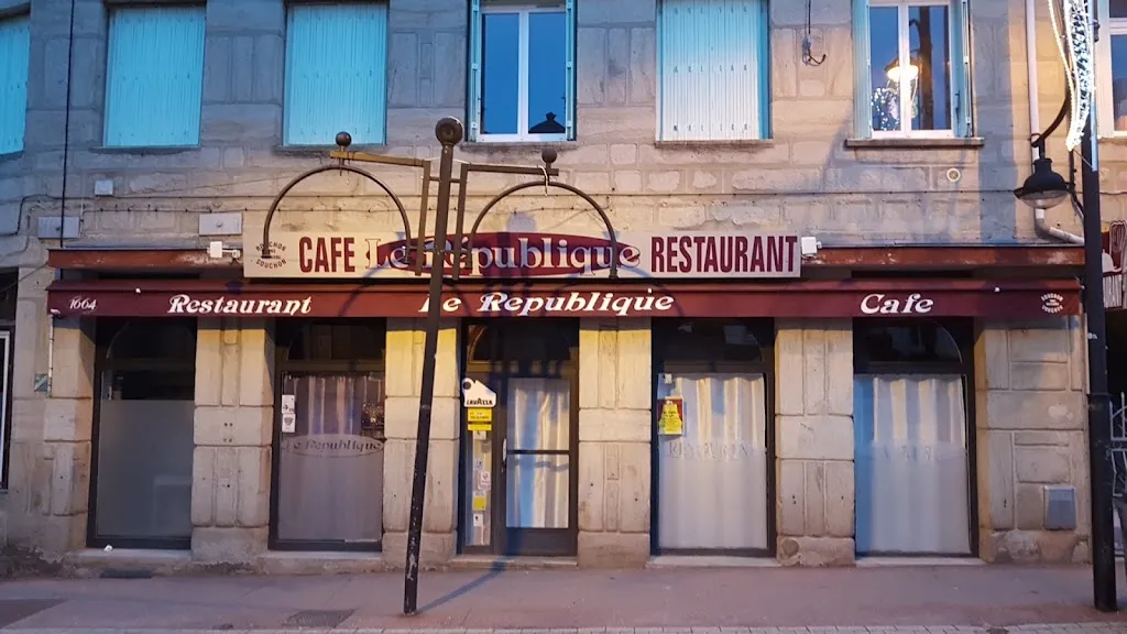 Le République_Roche-la-Molière_slider_image_1