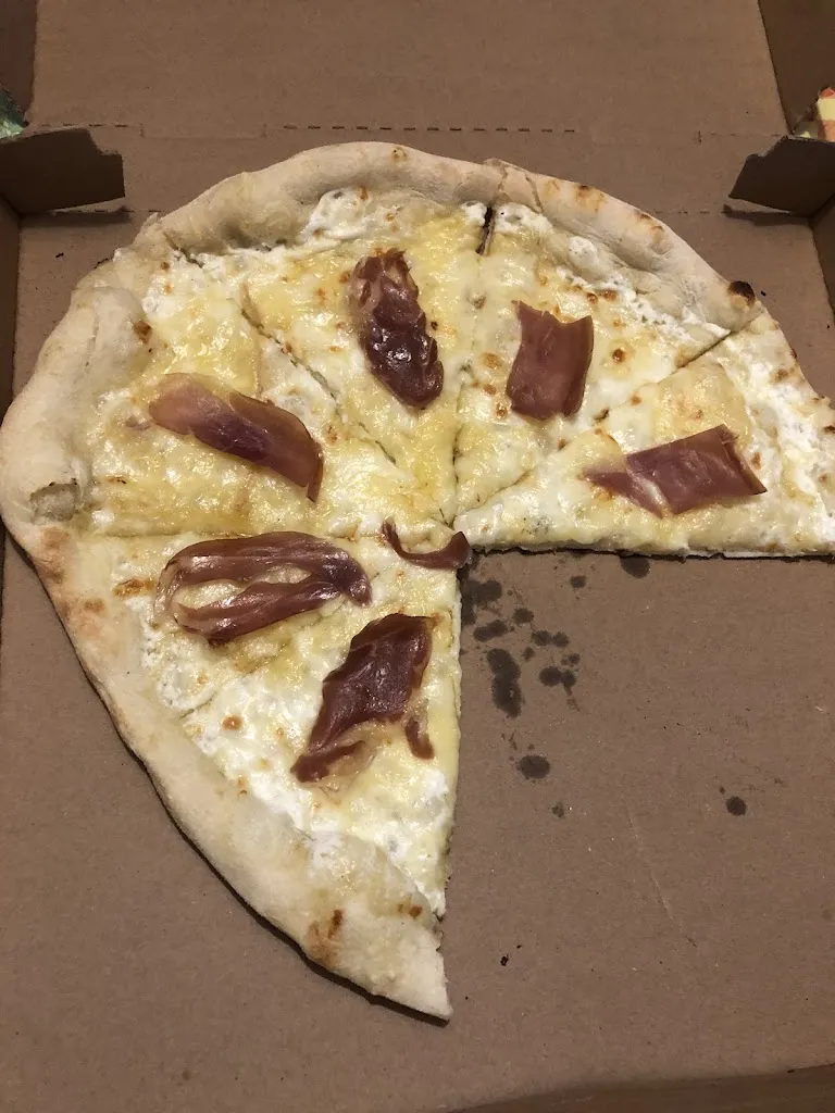 Il Palazzo_Roche-la-Molière_slider_image_3