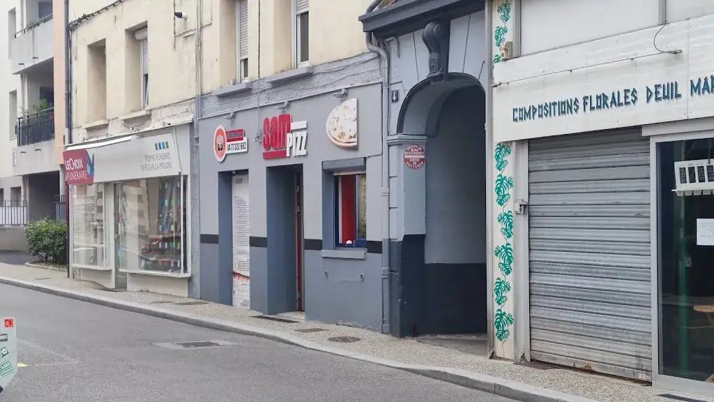 Sam Pizz'_Roche-la-Molière_slider_image_3