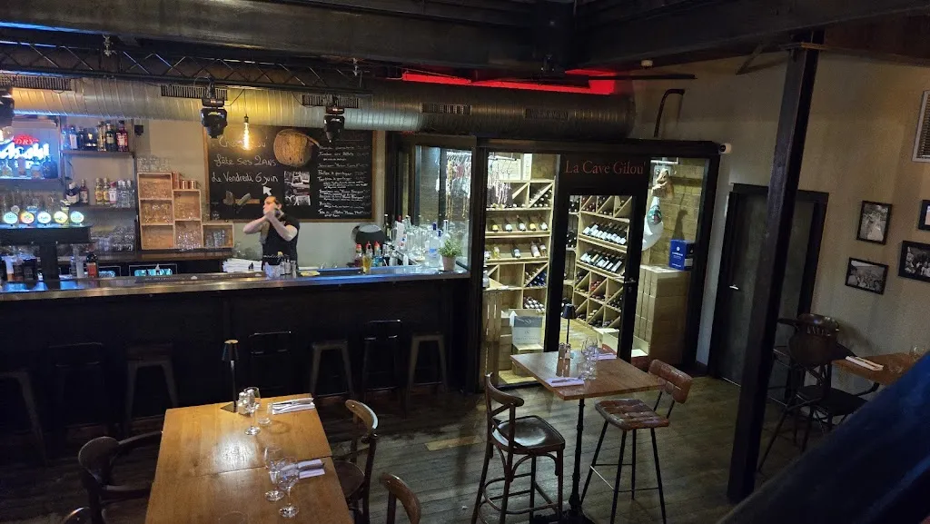 CHEZ GILOU’ Restaurant in Ruy-Montceau