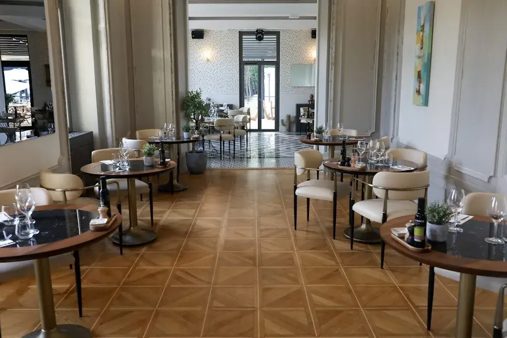 Séquoias Golf & Resort Hotel Restaurant Séminaire Résidentiel ristorante a Ruy-Montceau