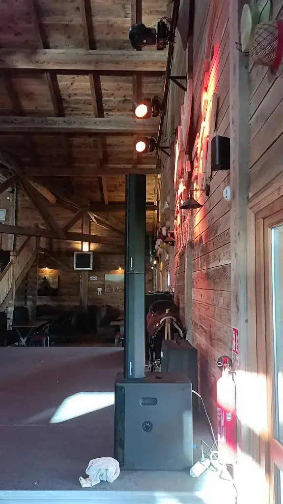 Jeremie Lescieux_Le Red Fox - Steakhouse Saloon & Dance Hall_Saint-Agrève_review