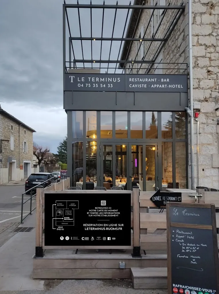 Le Terminus Ruoms : Restaurant Bar Appart-Hotel_Ruoms_slider_image_1