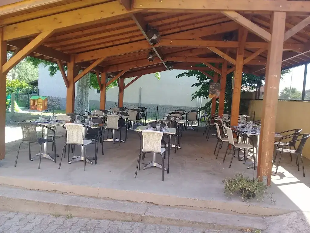 Au p'tit Sablonnais restaurant in Sablons