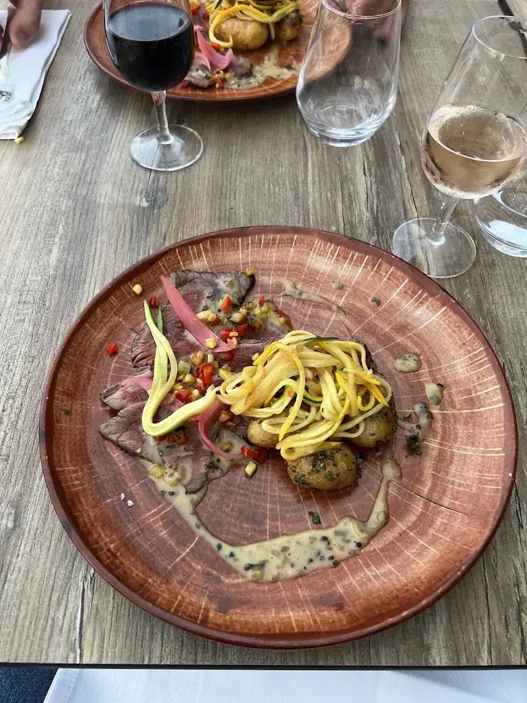 Le Bateau d'Emile_Serrières_slider_image_3