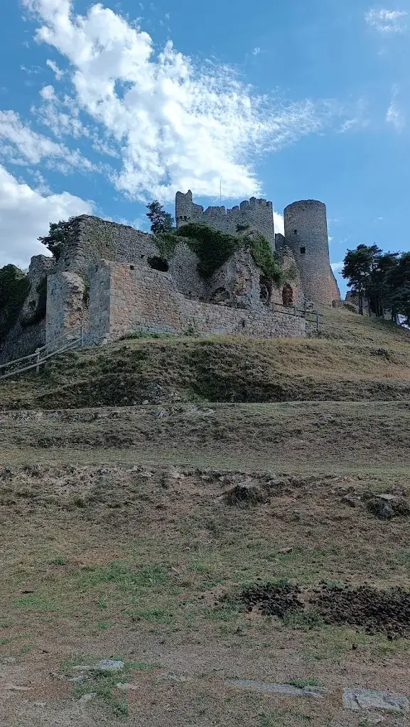 Deborah Moine_Château de Couzan_Sail-sous-Couzan_recensione