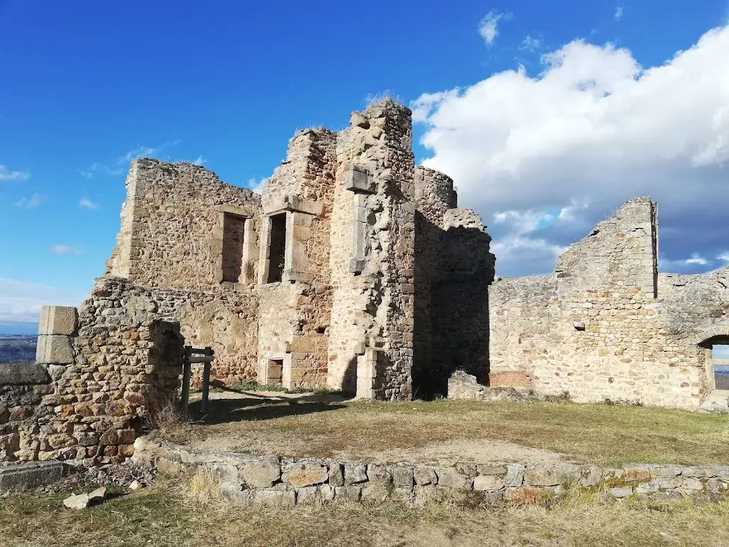 Château de Couzan_Sail-sous-Couzan_slider_image_1
