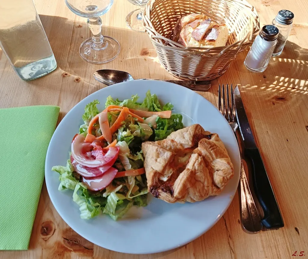 Auberge du col du Béal_Saint-Pierre-la-Bourlhonne_slider_image_2