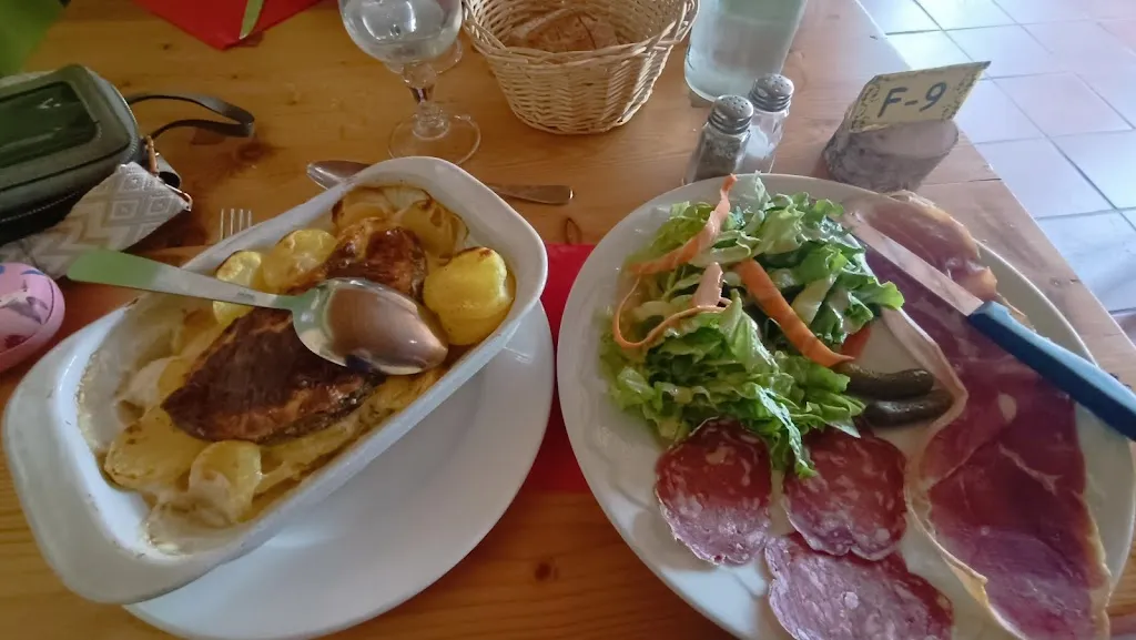 Auberge du col du Béal_Saint-Pierre-la-Bourlhonne_slider_image_3