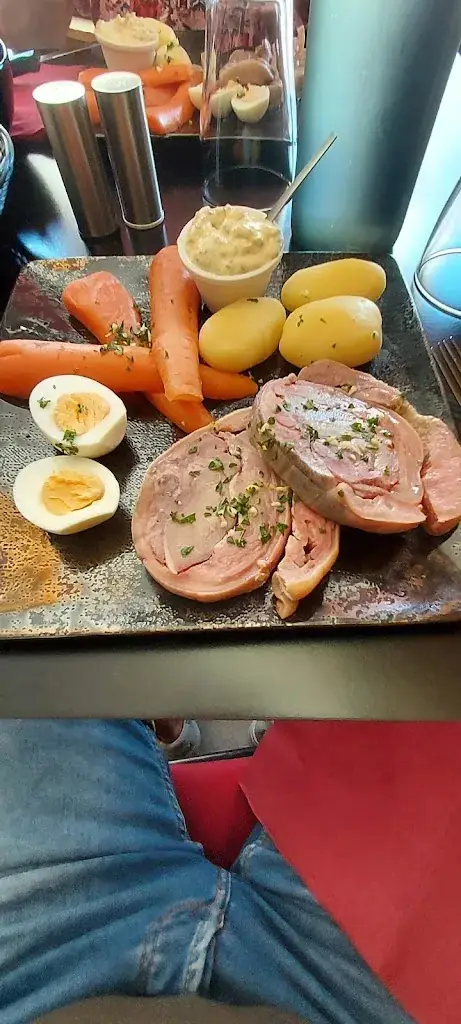 françois delaume_Authentique_Chalmazel-Jeansagnière_review