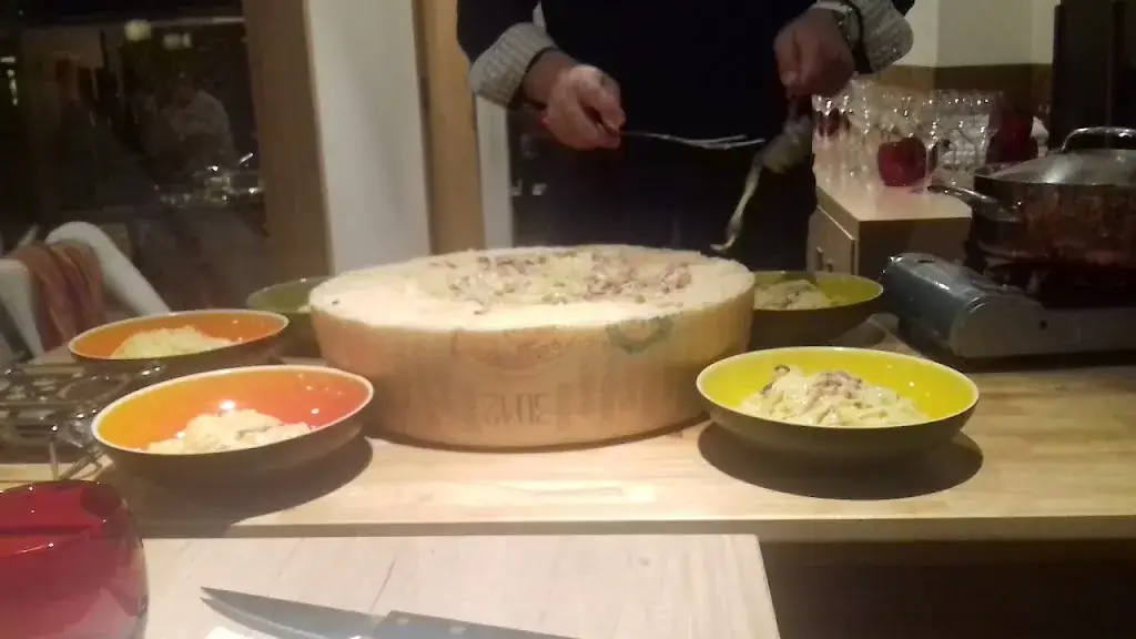 Restaurant Italoria - Hôtel L'Or du Temps_Saint-Alban-Leysse_slider_image_2