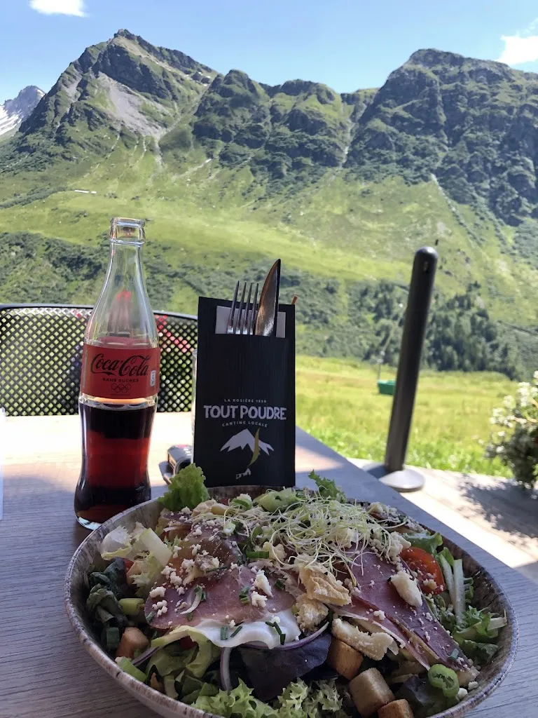 L Guichard_Tout Poudre Cantine Locale - Bar Restaurant d'altitude_Montvalezan_review