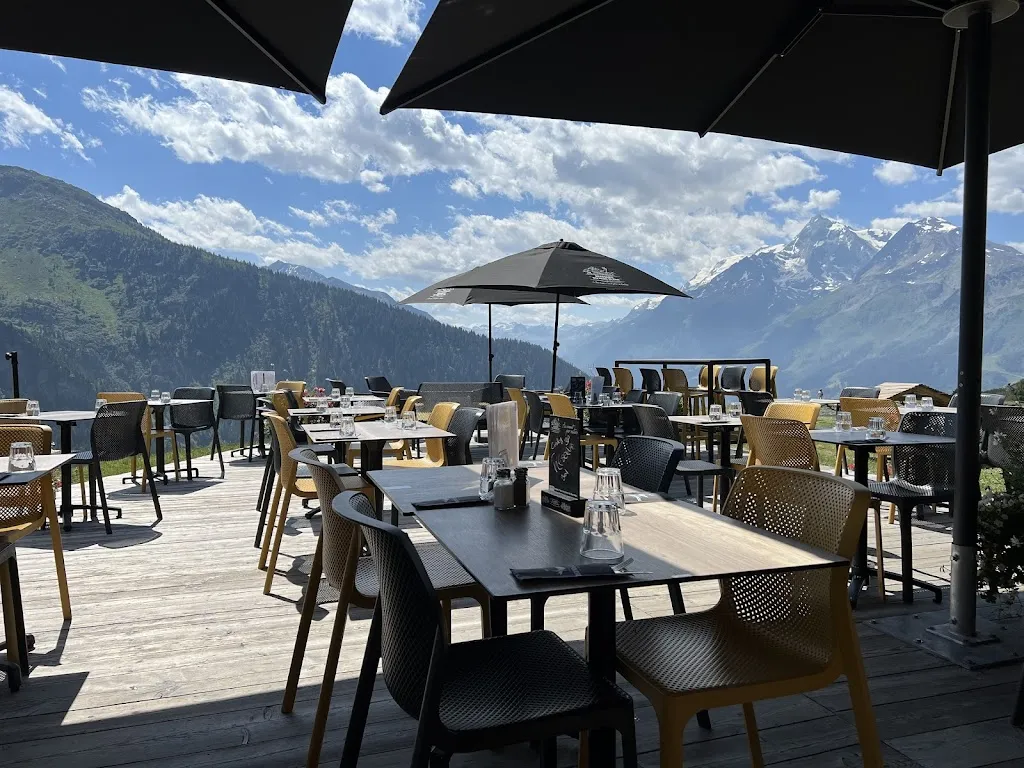 Tout Poudre Cantine Locale - Bar Restaurant d'altitude restaurant in Montvalezan