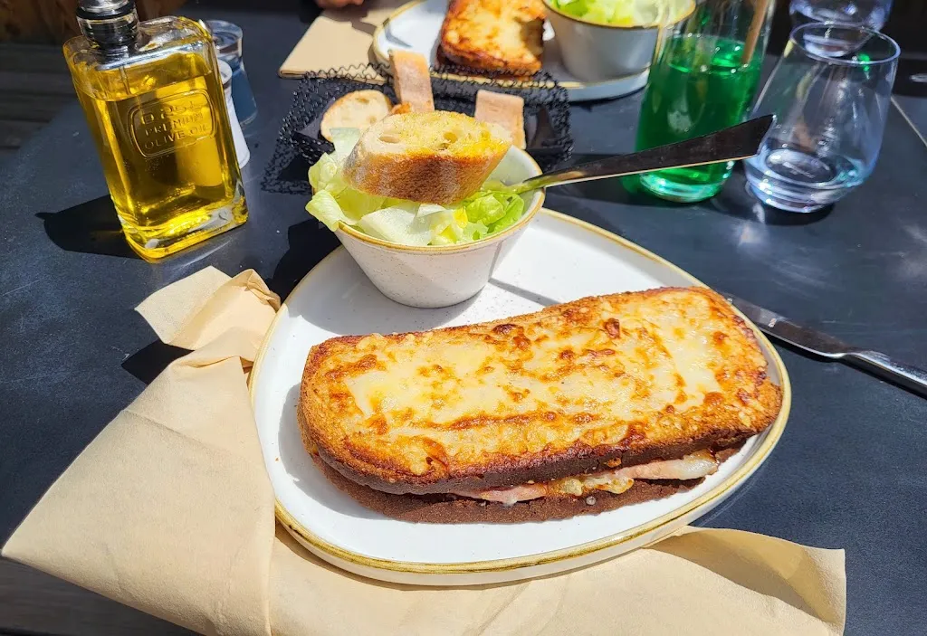 Tout Poudre Cantine Locale - Bar Restaurant d'altitude_Montvalezan_slider_image_3