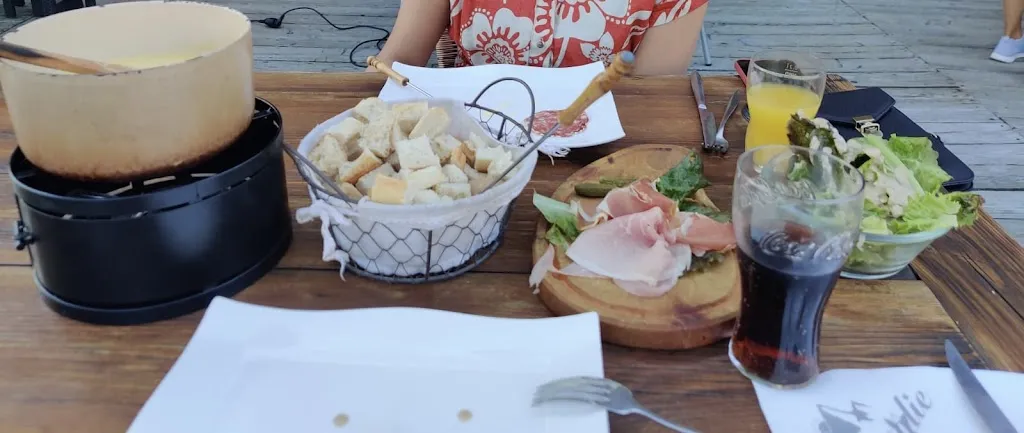 nasim mahmoodsalehi_Restaurant l'Ancolie _Montvalezan_recensione