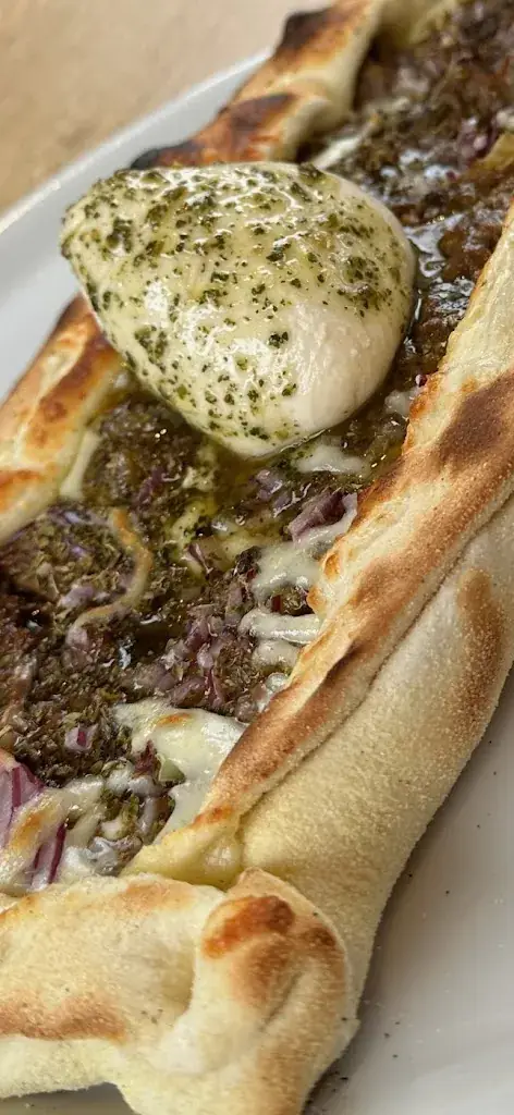 Coleen Couvelaere_La Terrasse 132_Saint-André-de-Corcy_review