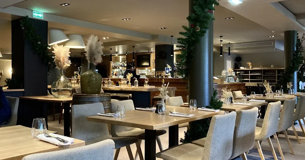 Joan Skelton Smith_Restaurant La Table du Gouverneur_Monthieux_review