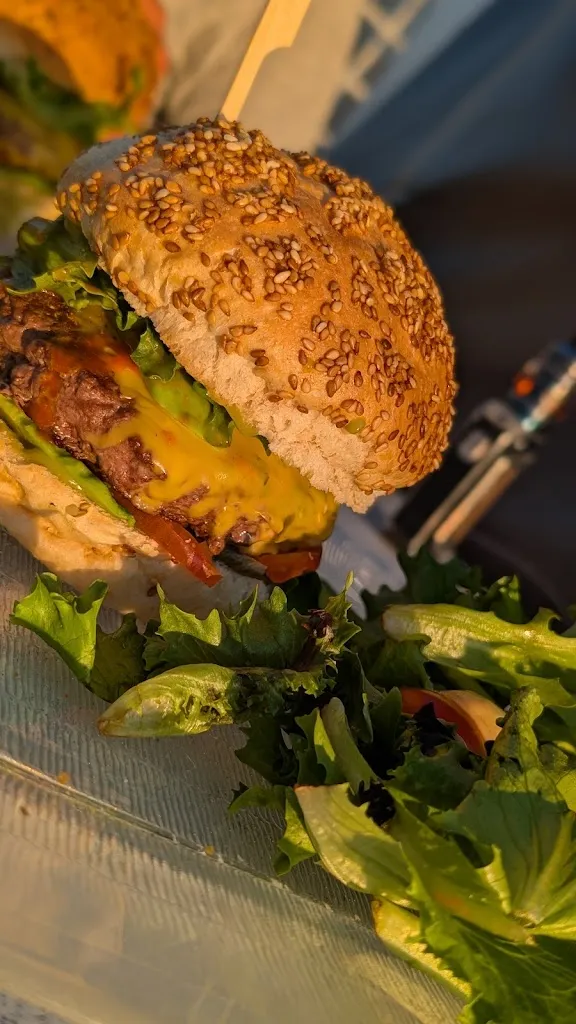 Maë Dcls_O Bun's_Saint-André-le-Gaz_review