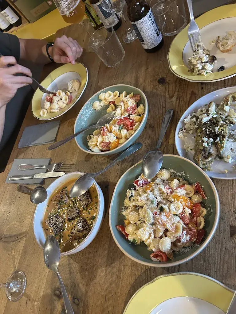 Amy Graham_Nomada_Revel_avis