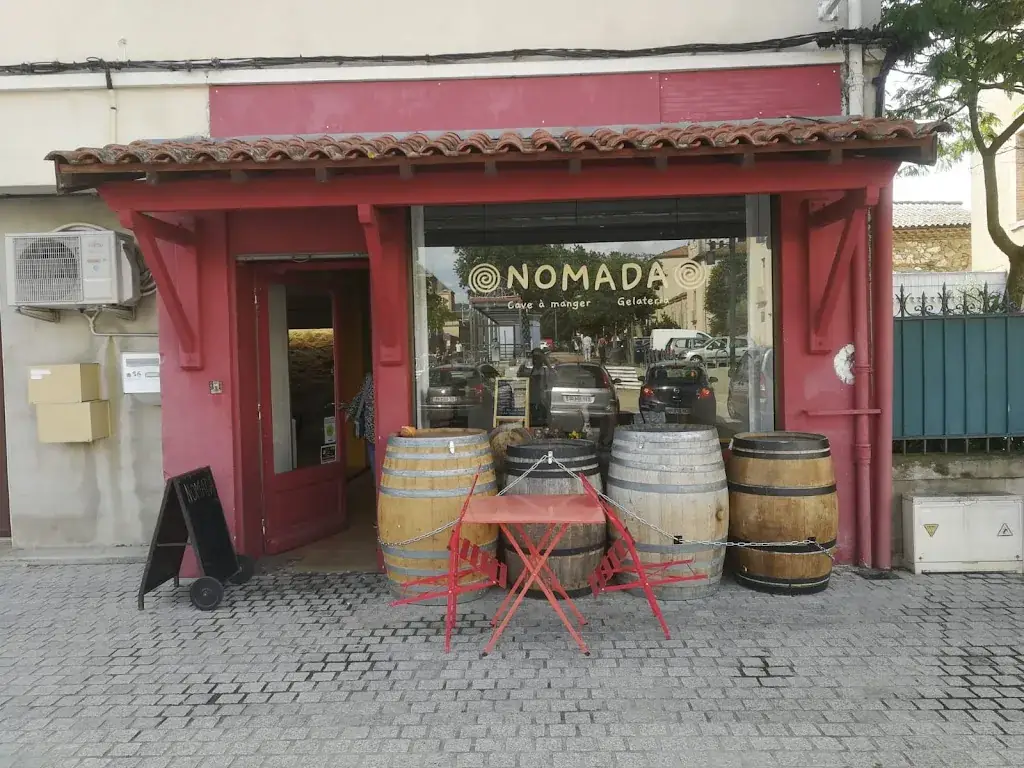 Nomada_Revel_slider_image_1