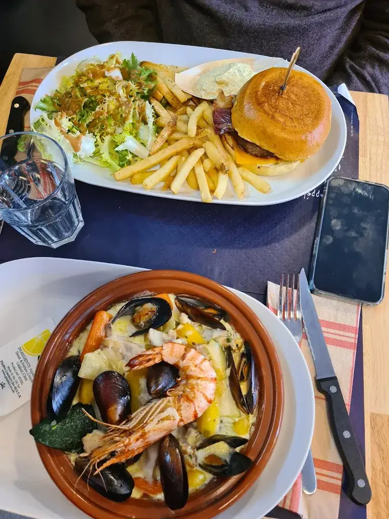 caroline nemesien_La table des Cocottes_Revel_recensione