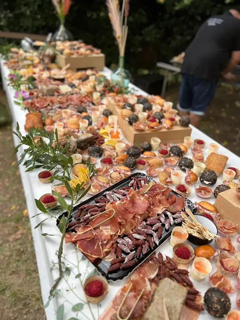 olivia gotti_La table des Cocottes_Revel_recensione