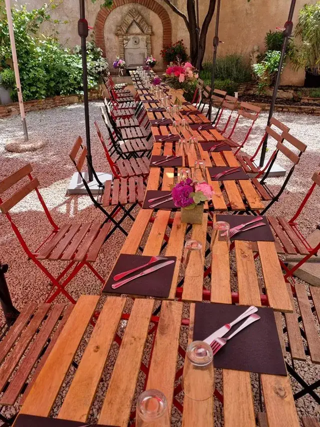 Hôtel Restaurant La Cour des Grands ristorante a Revel