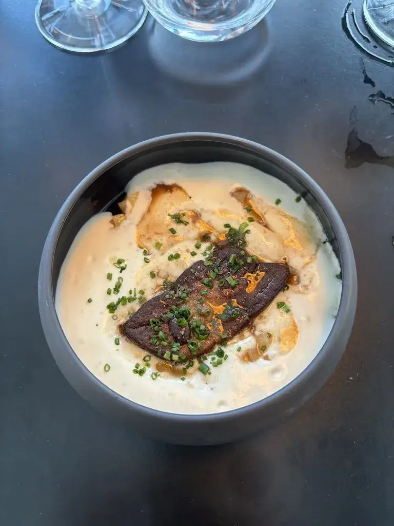 Sebastien Pessy_Le W_Saint-Clair_review