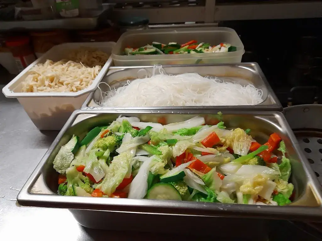 Chez Vang_Revel_slider_image_2