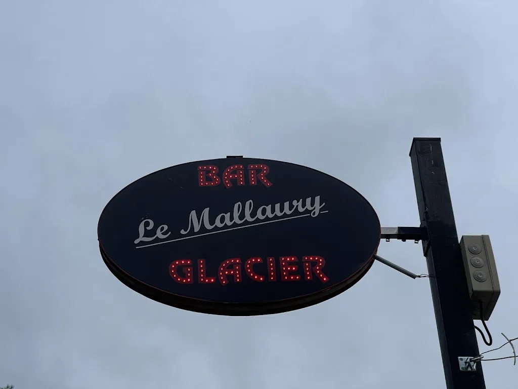 Samuel Malarik_Le Mallaury_Revel_review